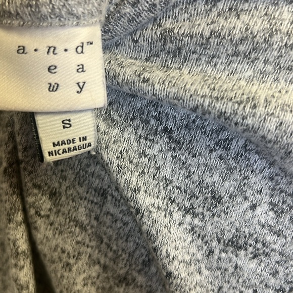 Gray Women's Top - Picture 2 of 5